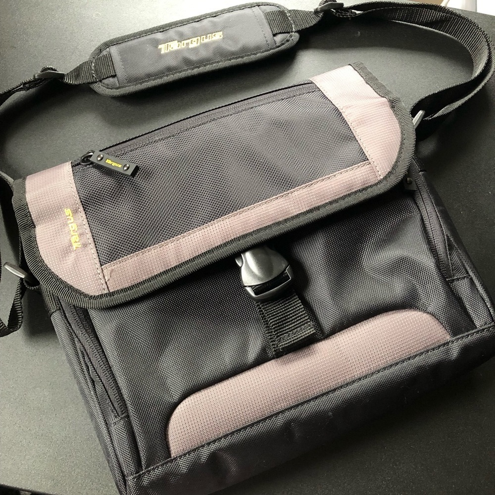 Targus mini bag